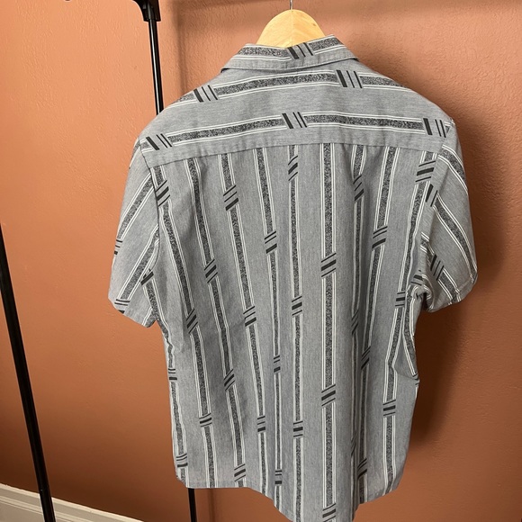 Vintage Royale Air button up, size medium - Picture 2 of 2